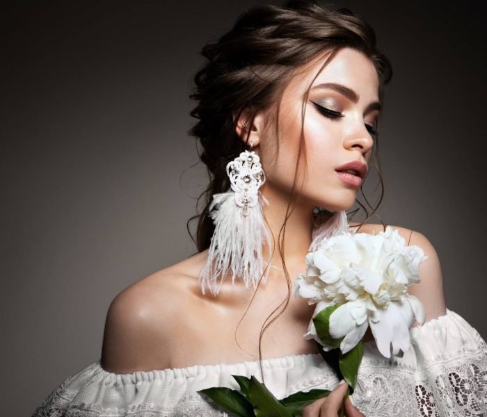 glamour-portrait-of-beautiful-woman-model-with-fresh-daily-makeup-and-romantic-wavy-hairstyle-1.jpg glamour-portrait-of-beautiful-woman-model-with-fresh-daily-makeup-and-romantic-wavy-hairstyle-1.jpg